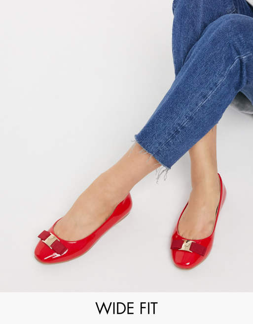 boks At Skadelig ASOS DESIGN Wide Fit Lucy bow ballet flats in red patent | ASOS