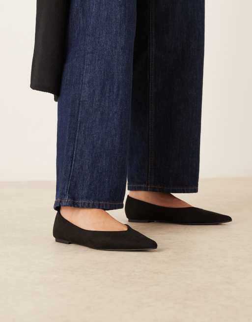 ASOS DESIGN Wide Fit – Ludo – Płaskie zamszowe balerinki z noskami w szpic w kolorze czarnym
