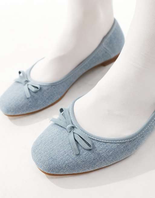 ASOS DESIGN Wide Fit Lullaby basic bow Ballet flats in Denim | ASOS