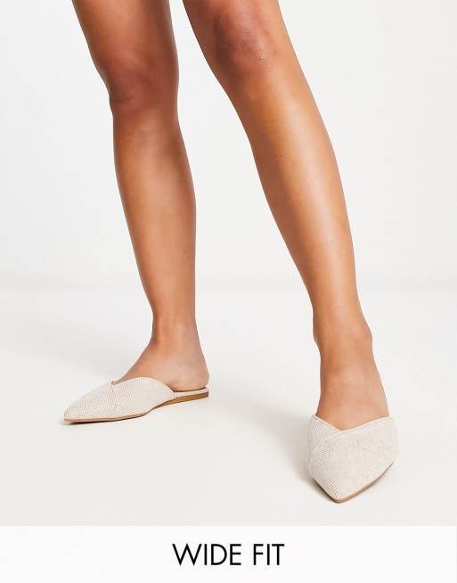 ASOS DESIGN Wide Fit – Luna – Klapki balerinki z noskami w szpic z tkaniny w naturalnym kolorze