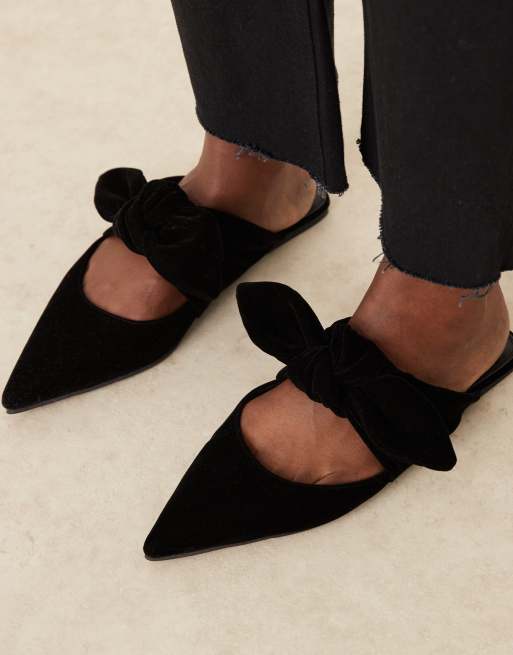 ASOS DESIGN Wide Fit Lunar bow detail mules in black velvet, 3 of 4