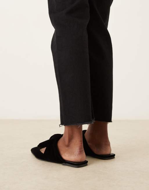 ASOS DESIGN Wide Fit Lunar bow detail mules in black velvet, 4 of 4