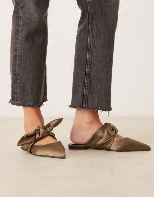  Lunar bow detail mules in olive satin