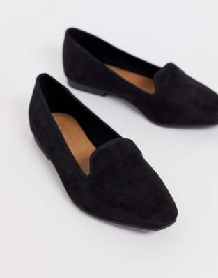 black flat ballet shoes