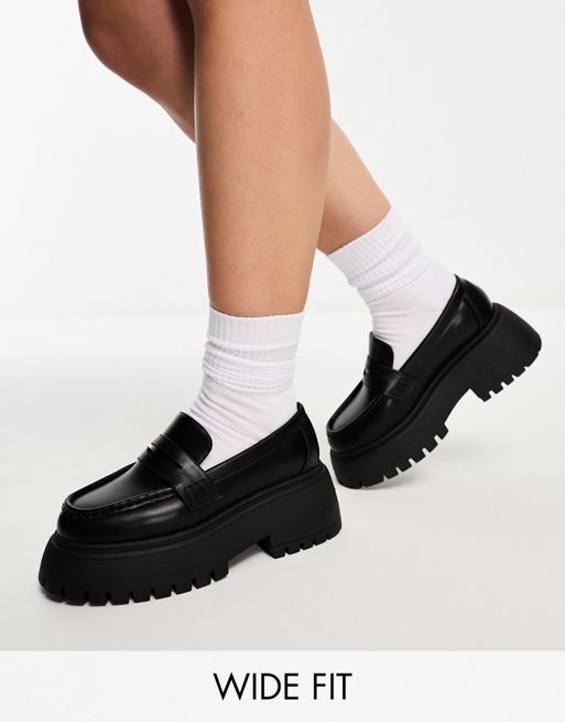 ASOS DESIGN Wide Fit Maestro chunky loafer with apron panel in black | ASOS