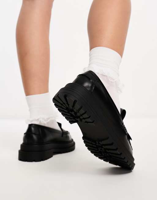 ASOS DESIGN Wide Fit Majesty chunky fringe loafers in black, 2 of 4