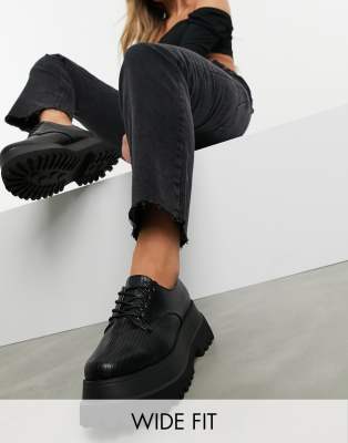 chunky lace up flat shoes