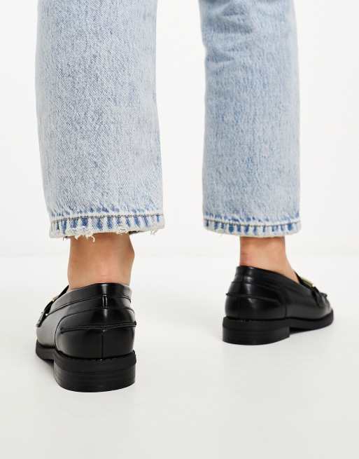 ASOS DESIGN Wide Fit Melodic slim loafer with chain in black, 4 of 4