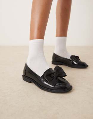 ASOS DESIGN Wide Fit - Memphis - Flache Schuhe mit Schleifendetail in Schwarz