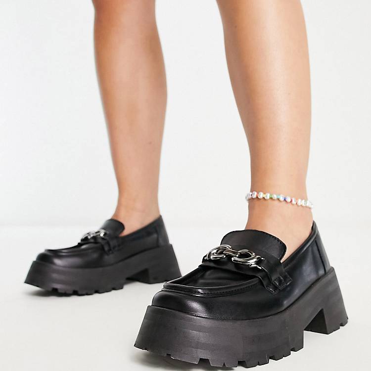 ASOS Damen Schuhe Halbschuhe Wide Fit chunky flat loafers with chain detail in 