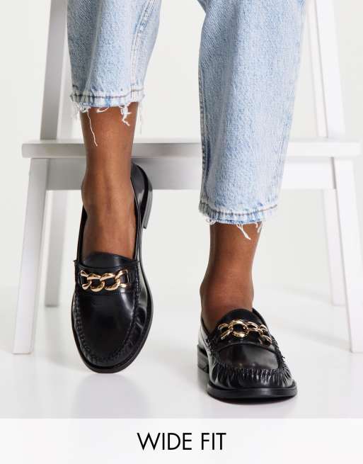 ASOS DESIGN Wide Fit Method leather loafers with chain in black | ASOS