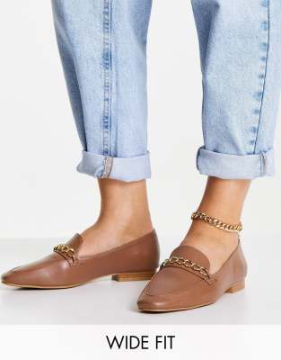 ASOS DESIGN Wide Fit - Mingle - Loafer in Hellbraun mit Kettendetail, weite Passform