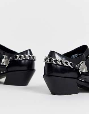 wide black flat shoes
