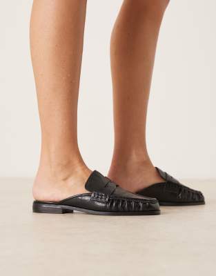 ASOS DESIGN Wide Fit - Mouse - Loafer-Mules in Schwarz mit gerafftem Detail, weite Passform