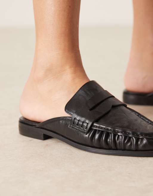 ASOS DESIGN Wide Fit – Mouse – Loafer-Mules in Schwarz mit gerafftem Detail, weite Passform, 2 von 4