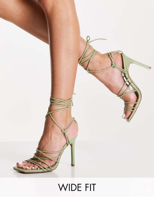 ASOS DESIGN Wide Fit - Nina - Sandali a pianta larga con tacco e allacciatura alla gamba verde salvia