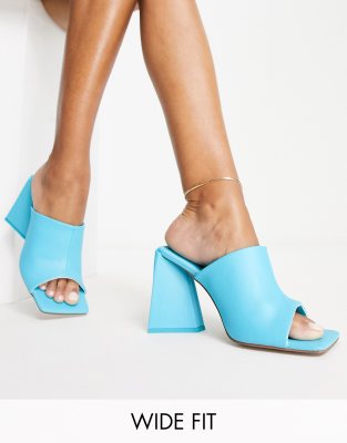 ASOS DESIGN Wide Fit - Nyla - Pantoletten mit Absatz in Blau, weite Passform