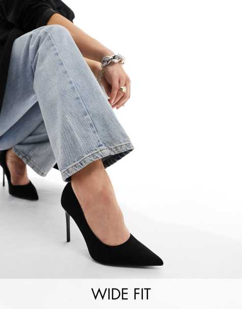 ASOS DESIGN Wide Fit – Paphos – Spitze Pumps aus schwarzem Wildlederimitat mit hohem Absatz, weite Passform - view 1