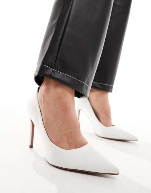 ASOS DESIGN Wide Fit Paphos Spitze Satin Pumps in Elfenbein mit hohem Absatz