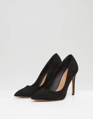 black pointed court shoes