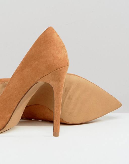 Caramel court sale shoes