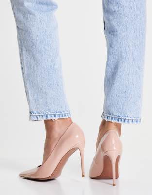wide pointed toe pumps