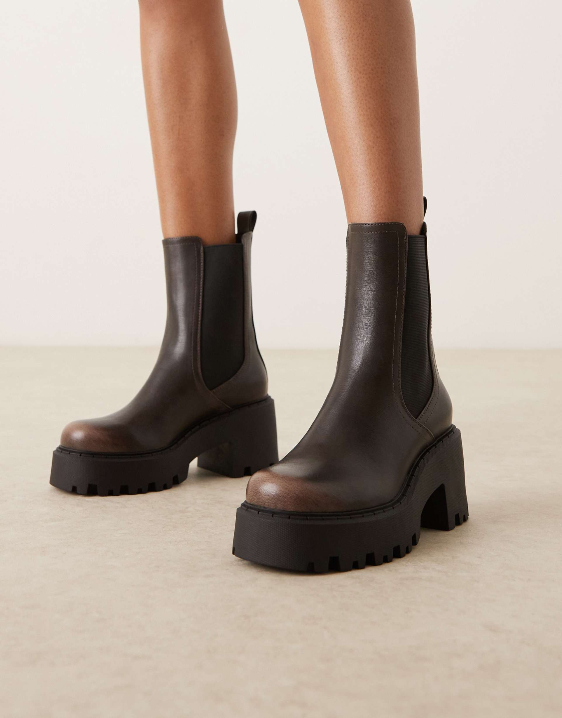 asos design wide fit rae chunky heeled chelsea boots in chocolate brown
