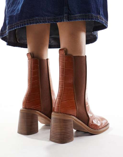 Wide fit 2025 tan chelsea boots