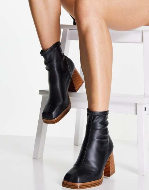 ASOS DESIGN Wide Fit Ratio Sock Boots mit eckiger Zehenpartie in Schwarz weite Passform ASOS