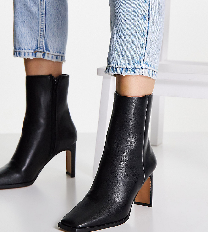 ASOS DESIGN Wide Fit Remmy set-back heeled boots in black