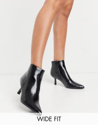 wide fit pointed boots