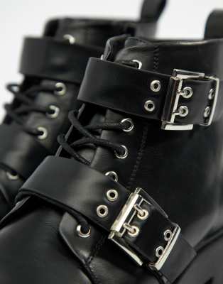 lace up buckle boots