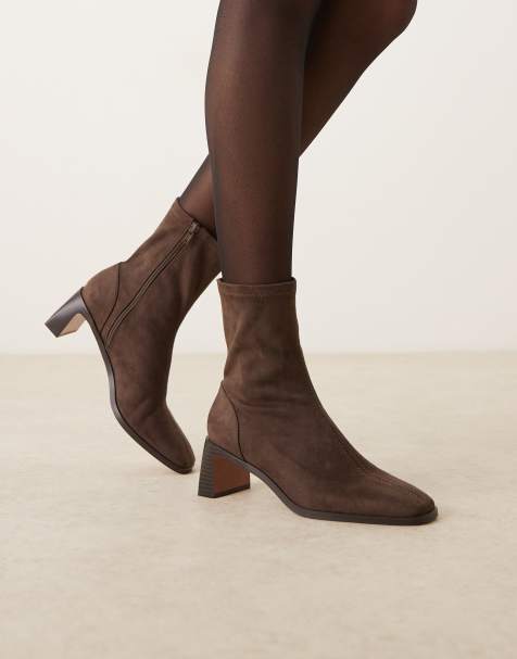 ASOS DESIGN Wide Fit - Rush - Chokoladebrune ankelstøvler med forskudt hæl i imiteret ruskind - view 1