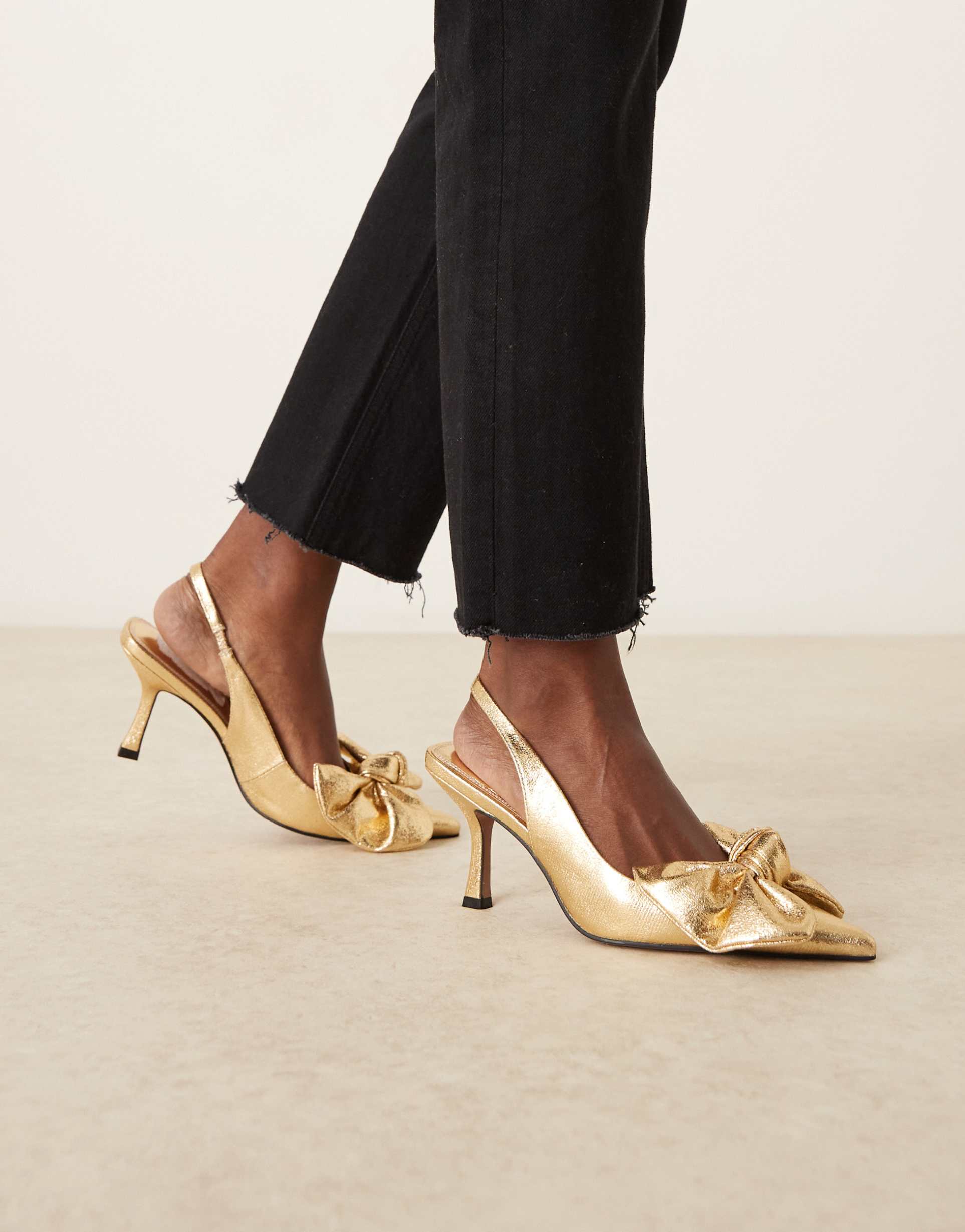 asos design wide fit saffron bow detail mid heel shoes in gold