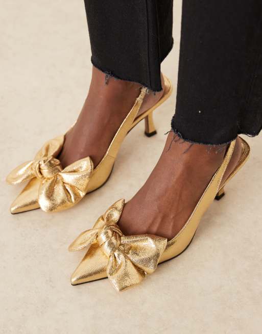 ASOS DESIGN Wide Fit – Saffron – Schuhe in Gold mit mittelhohem Absatz und Schleifendetail, weite Passform, 2 von 4