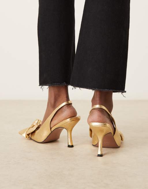 ASOS DESIGN Wide Fit – Saffron – Schuhe in Gold mit mittelhohem Absatz und Schleifendetail, weite Passform, 3 von 4