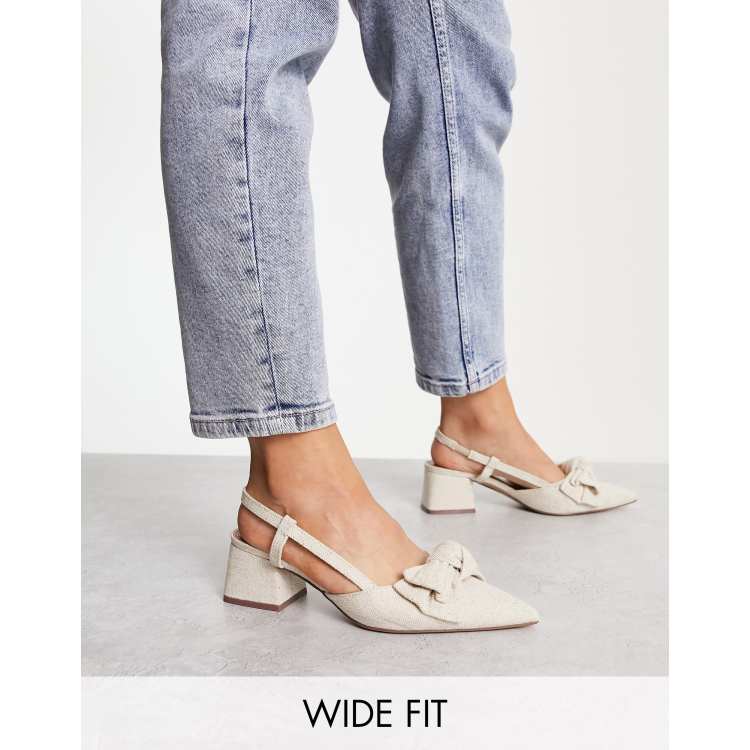 ASOS DESIGN Wide Fit Saidi Schuhe aus Naturmaterial mit Schleife Fersenriemen und mittelhohem Absatz ASOS