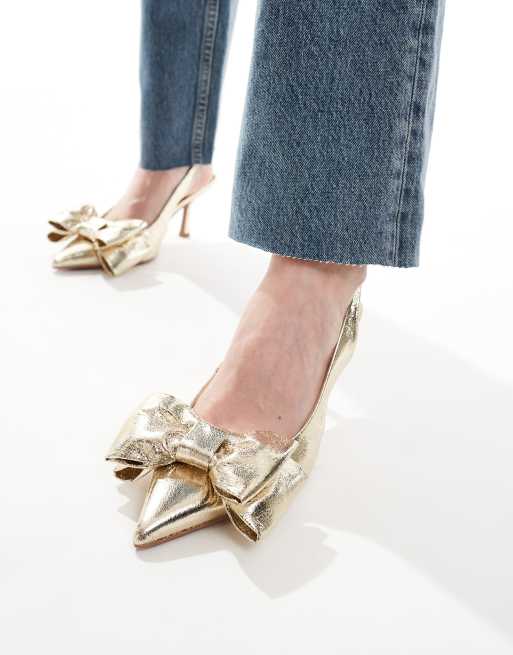 ASOS DESIGN Wide Fit Sapphire bow detail mid heeled shoes in gold