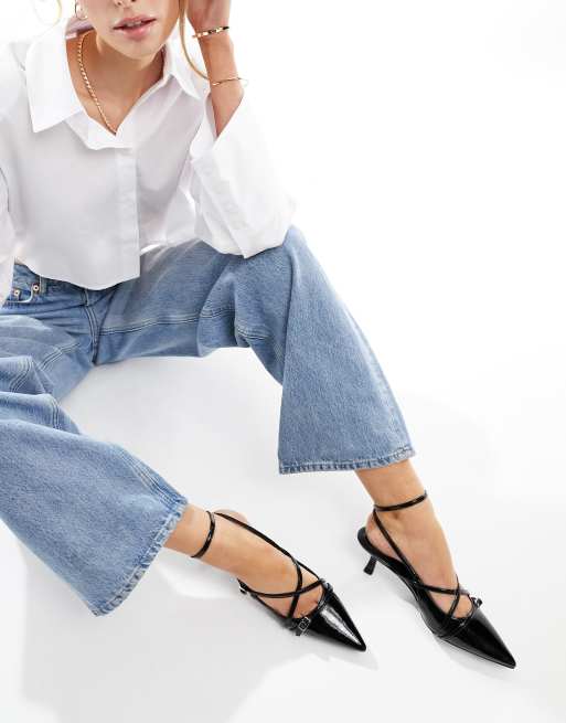 ASOS DESIGN Wide Fit - Scottie - Sorte sko med kitten-hæl og spændedetalje, 4 af 4
