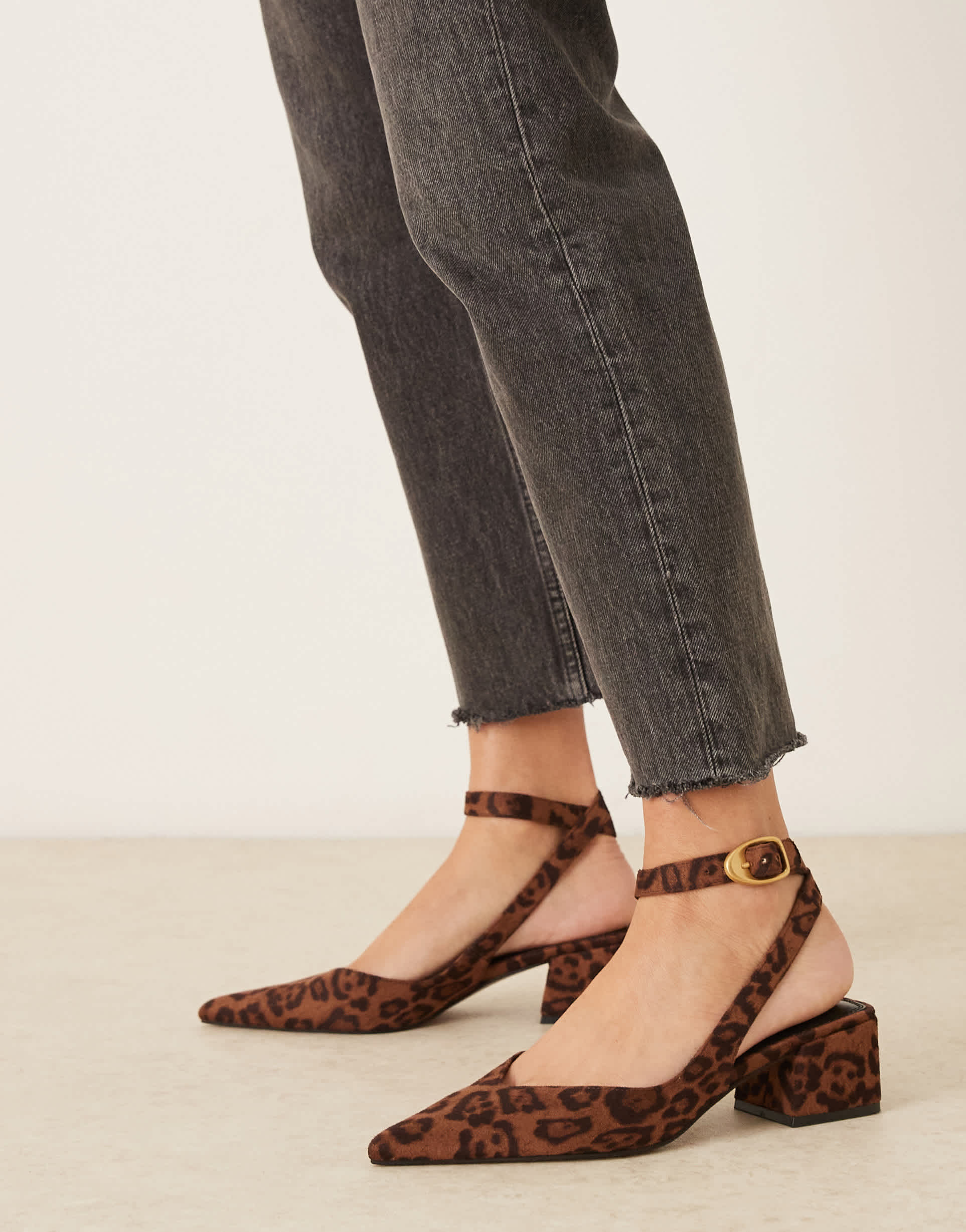 asos design wide fit sienna mid block heel shoes in leopard suedette