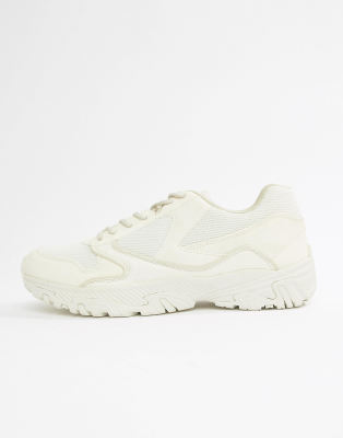 wide sole sneakers