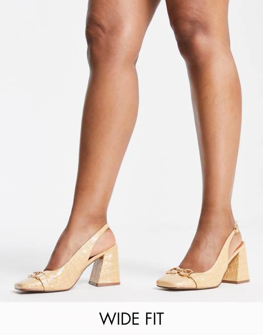 ASOS DESIGN Wide Fit – Stable – Camelowe buty na obcasie z paskiem za piętą i ozdobną klamrą