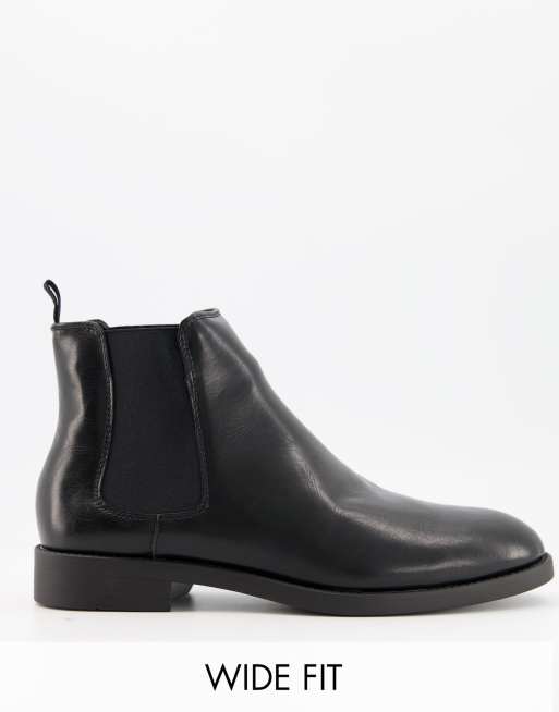 ASOS DESIGN Wide Fit - Stivaletti Chelsea a pianta larga in pelle sintetica e suola nera