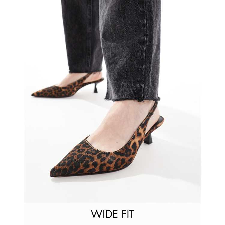ASOS DESIGN Wide Fit Stroll Scarpe leopardate a pianta larga con tacchetto e cinturino posteriore ASOS