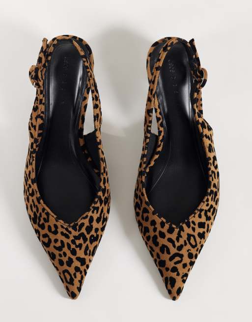 ASOS DESIGN Wide Fit Swift slingback block heeled shoes in leopard, 4 of 4