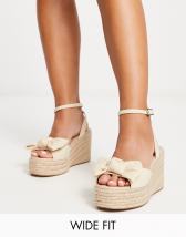 ASOS DESIGN Wide Fit Tabi rope detail flatforms in natural | ASOS