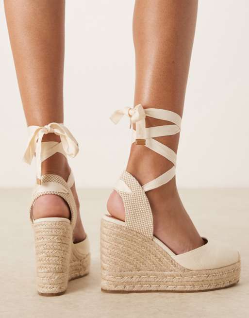 ASOS DESIGN Wide Fit - Tyra - Sleehakken met dichte neus in naturel linnen, 4 van 4