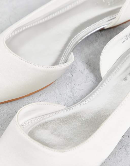 ASOS DESIGN Wide Fit Virtue d'orsay pointed ballet flats in ivory satin, 3 of 4
