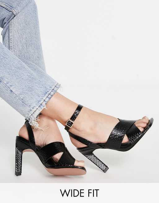 ASOS DESIGN Wide Fit – Wayside – Czarne sandały na wysokim obcasie ze skrzyżowanymi paskami i wzorem skóry węża 