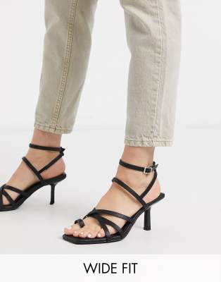 toe loop heels